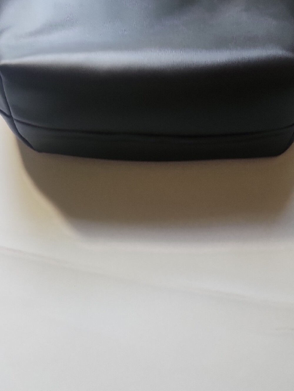 Universal Thread Black Shoulder Bag with Gold Chain Accent - Picture 4 of 8